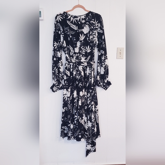 Meghan Los Angeles Floral Dress - Picture 5 of 10